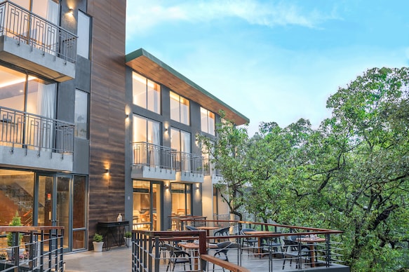 The Rosefinch Sarovar Portico