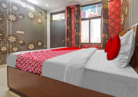 HOTEL O Rawat Palace
