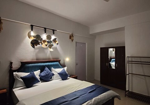 Little Lucknow Stays Apartment 1