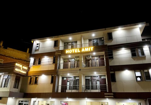 Hotel Amit - 5mins drive to Airport