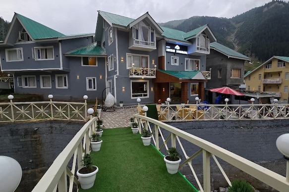 Hotel Snobar (Riverside)