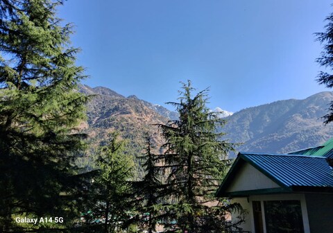 Himalayan Homestay Near Bhagshu Waterfalls