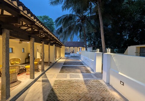 Shruti by Luxunlock Private Villas