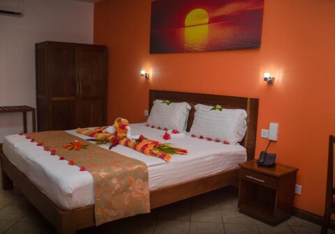 Sunset Reef Resort & Spa