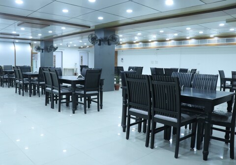 Sagar Palace Hotel and Restaurant