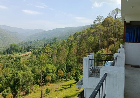 Valley Farm Stay: Mukteshwar