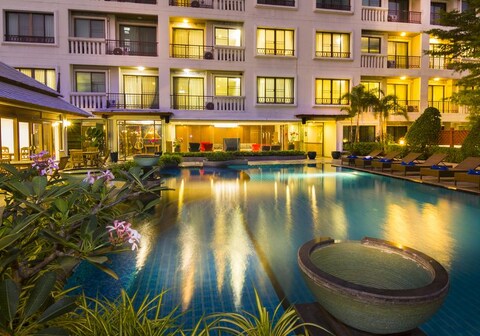 لاسال سويتس & سبا