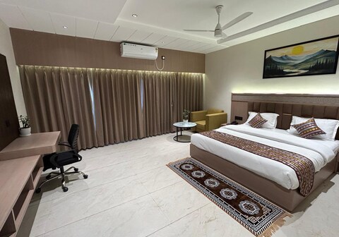 Hotel The Royal Keshar