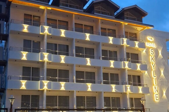 Hotel Skyline, Manali - Walking to Mall Road, Centrally Heated