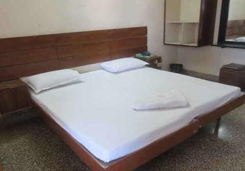 SRI SAIRAM LODGE