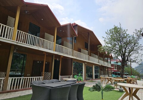 The Brightside Resorts Tirthan A Riverside Hotel