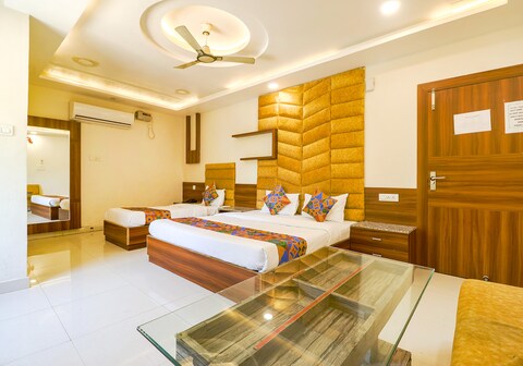 FabHotel Royal Aanandam