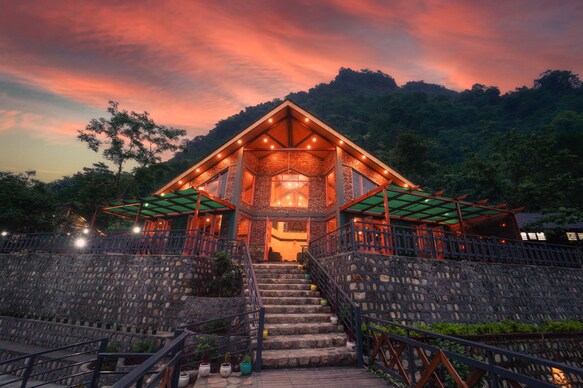 Granny's Den Resort by ELIVAAS