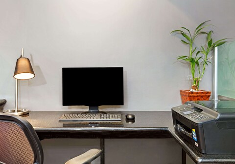 Days Inn by Wyndham West Covina