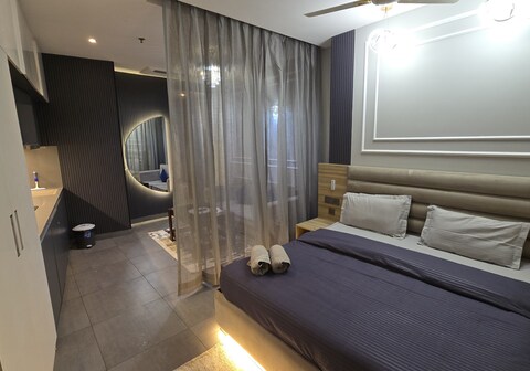 Lake Side Drift 37th floor