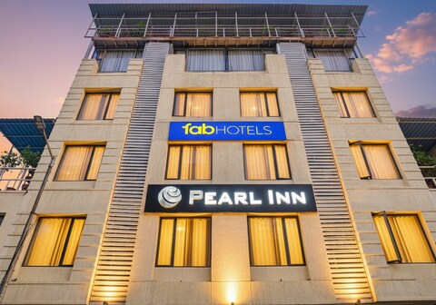 FabHotel Executive Pearl Inn - Nr. Twin tower