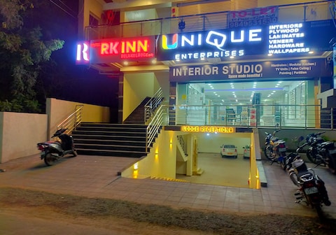 HOTEL R K INN DELUXE LODGE AC