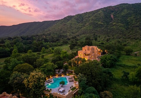 Dev Bagh Luxurious Private Suites