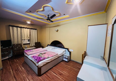 Hotel surya