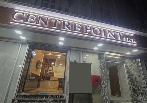 Super Townhouse Centre Point Inn Near Esplanade Metro Station