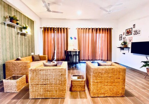 Elegant 2BHK AC WIFI invertor res parking