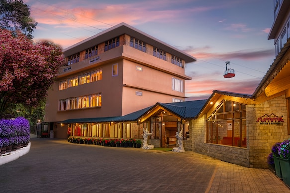 Summit Namnang Courtyard & Spa (MG Marg)