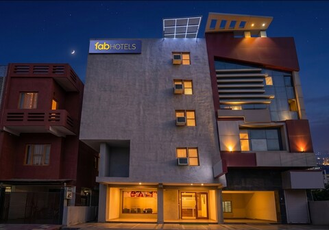 FabHotel The Grace I