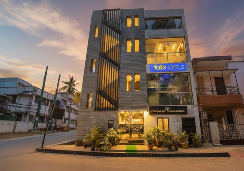 FabHotel Corporate Crown - Nr. Jyoti Nivas University