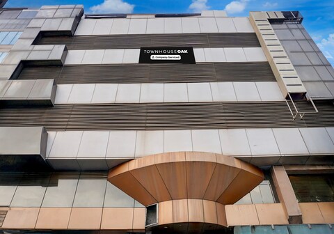 Townhouse Oak JM Road Formerly Krishna presidency