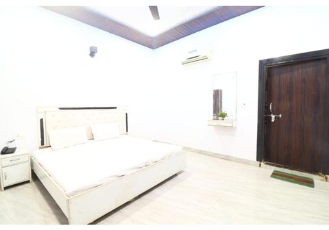 Hotel O The Taj King Residency