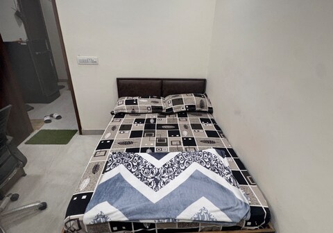 Room for peaceful stay in flat