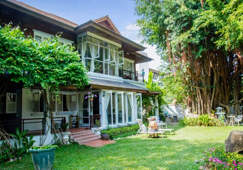Banyan House Samui bed and breakfast
