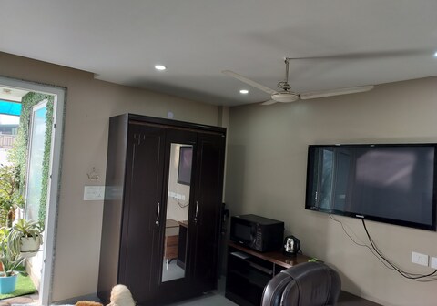 Pet Friendly Studio Apartment in South Delhi