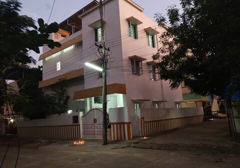Mayurapriya Inn