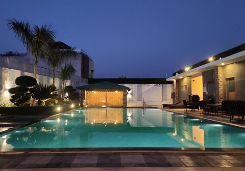 Aatmantan Farms | Rooms & Restaurant