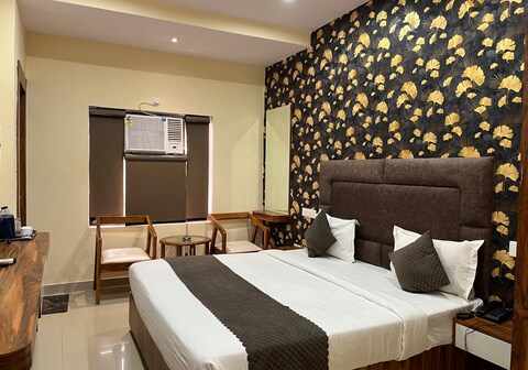 Hotel Roshan - 3 Min Walk To Godowliya.