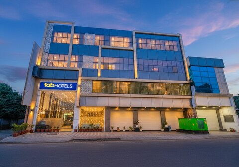 FabHotel Meera Palace