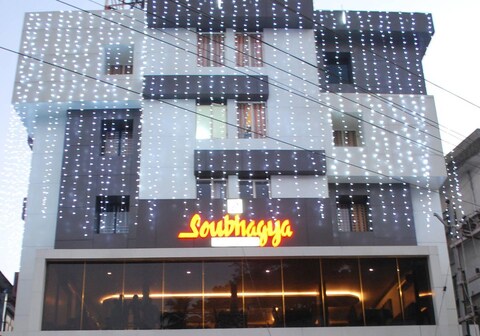 Holiday Park Thalassery