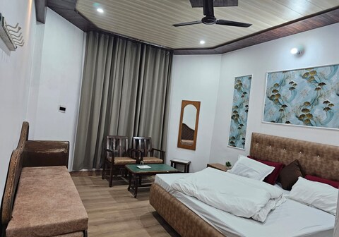 Chauhan Annexe