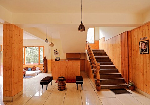 SHANGRI-LA ROOMS &RESTAURANT