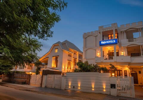 FabHotel Jaipur Villa