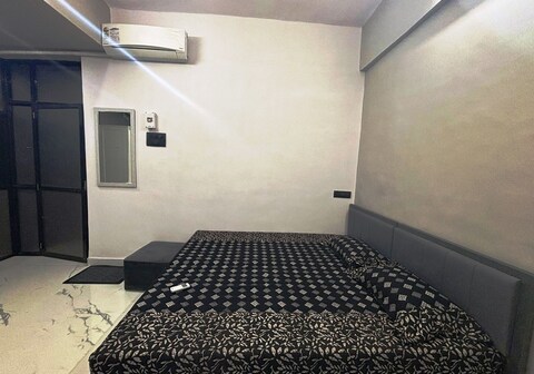 Aqua Stays And Service Apartments