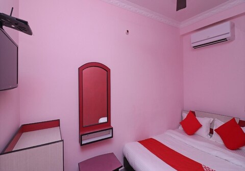 Karunamoyee Guest House