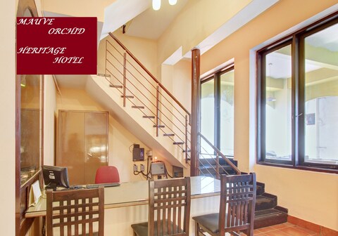 Mauve Orchid Homestay | Room & Caretaker