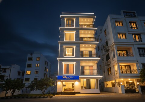 FabHotel Eleanora - New Town