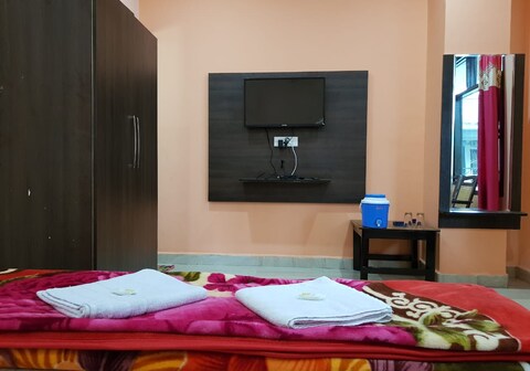 Nirmal Rattan Guest House