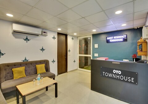 Super Townhouse Saket Residency Near Saket Metro