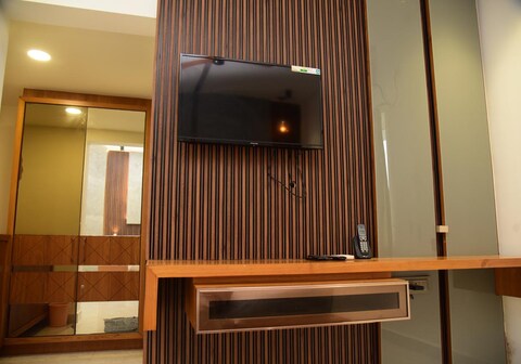 Hotel J Residency