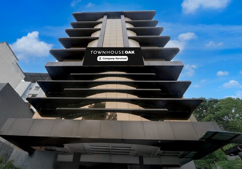 Super Townhouse Oak Ramdaspeth Downtown