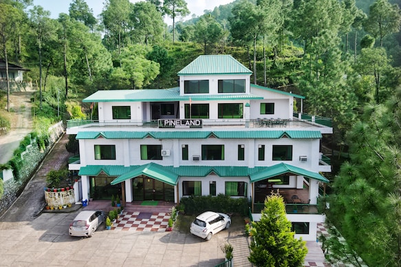 Pineland Resort and Chalets